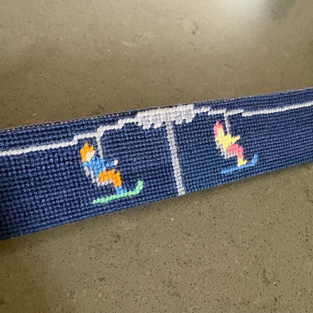 Smathers & Branson Men Needlepoint Belt Chairlift Skiing Navy Leather Brass 42 - Picture 5 of 9